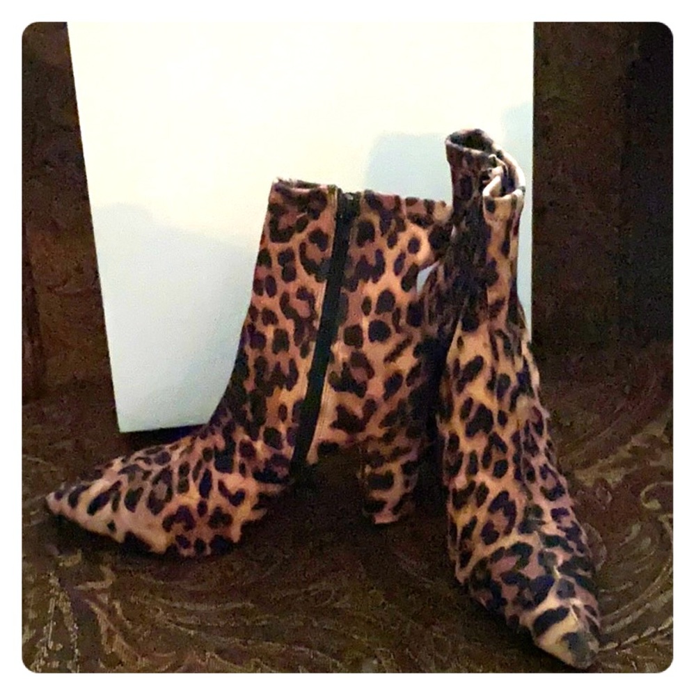 Steve Madden leopard print ankle boots/booties